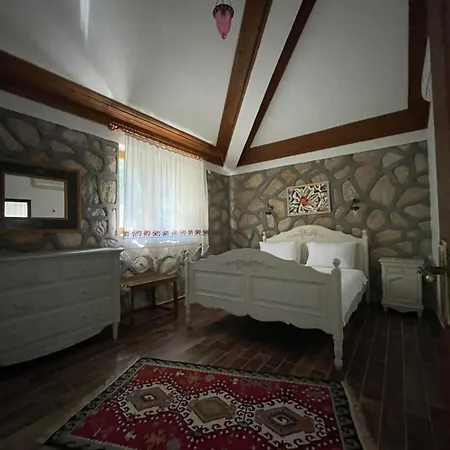 Hotel By West