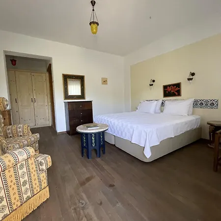 Hotel By West *